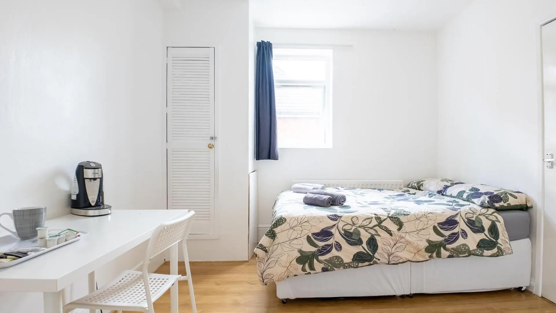 Pebbles Guest House Room 3 Southampton